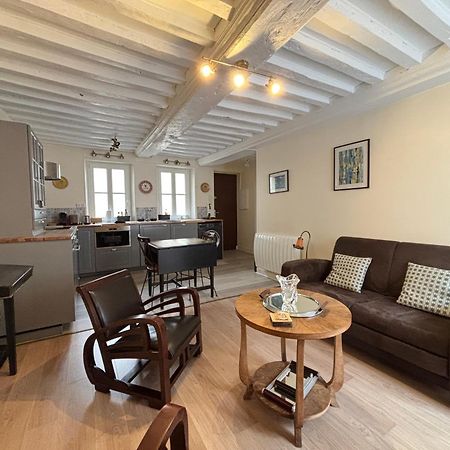 Les Remparts Apt Spacieux 1 Er Etage Renove Joliment Decore Bien Equipe Plein Centre Bayeux Proche Plages Du Debarquement Parking Gratuit A Proximite ภายนอก รูปภาพ